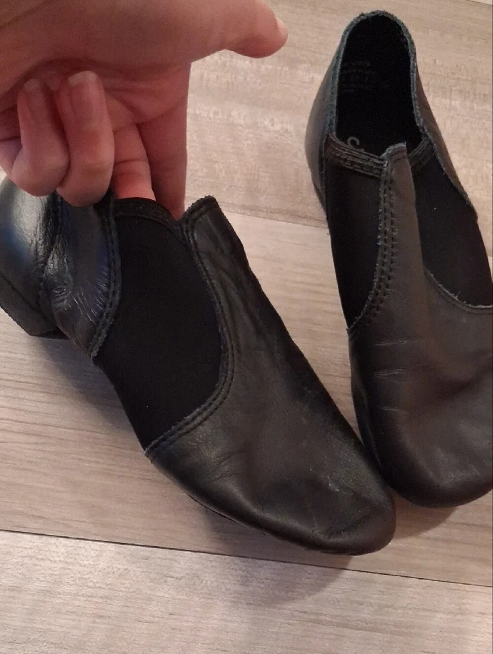 Capezio Kids Black Slip-On Leather Jazz Shoes 1 1/2